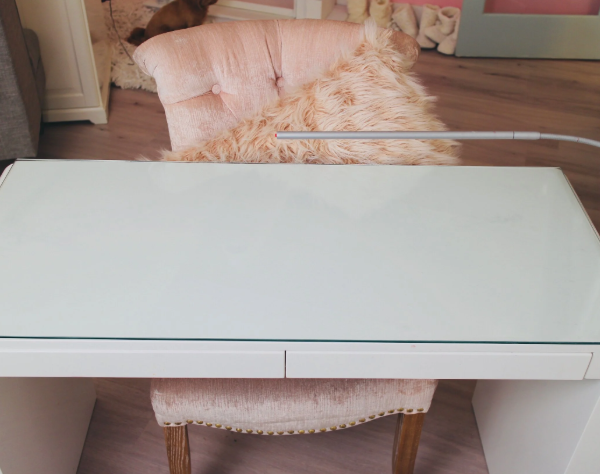 Choosing the Right Nail Table Dimensions for Your Salon
